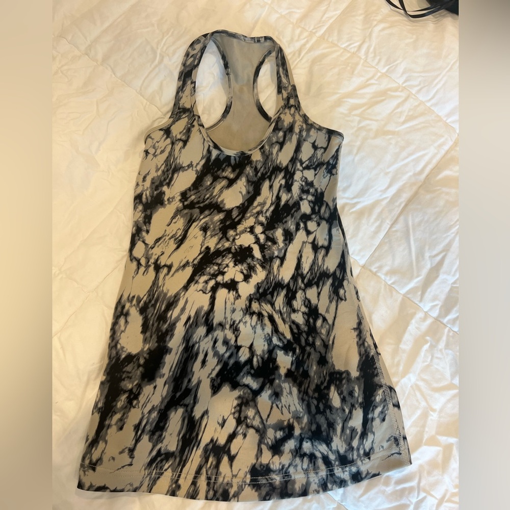 Lululemon top